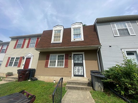 2nd image of 5924 Beacon Hill Pl