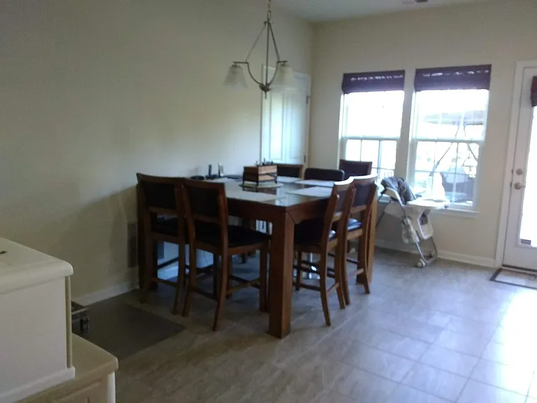 904 Pointe View Dr — Photo 3