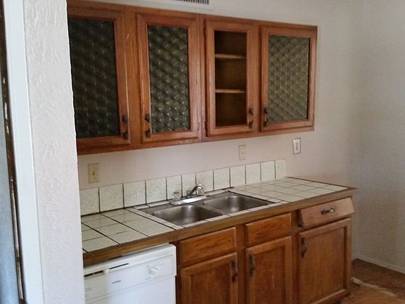 3rd image of 5901 Martie Ln