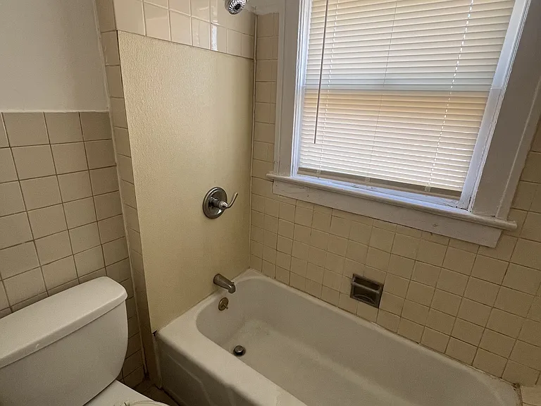 5524 Woodland Ave — Photo 9