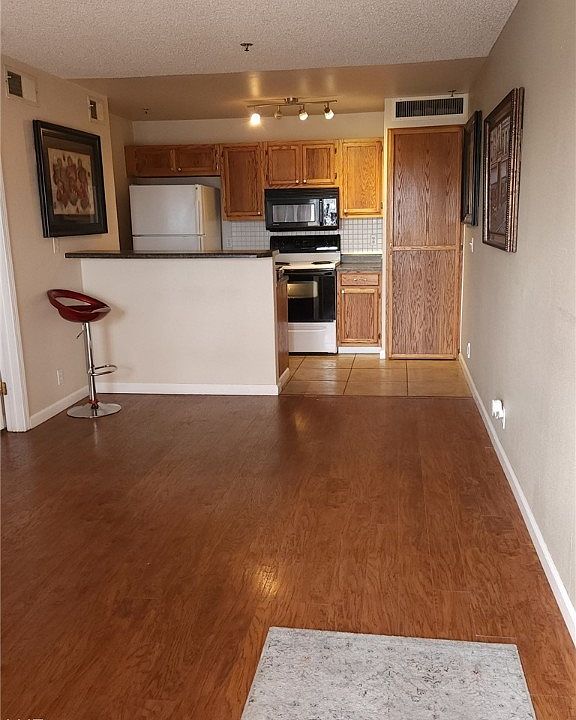 1st image of 1381 E University Ave APT 305