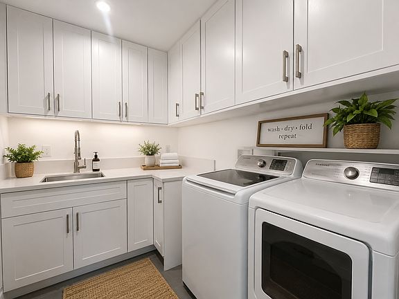 3rd image of 11913 Weir St