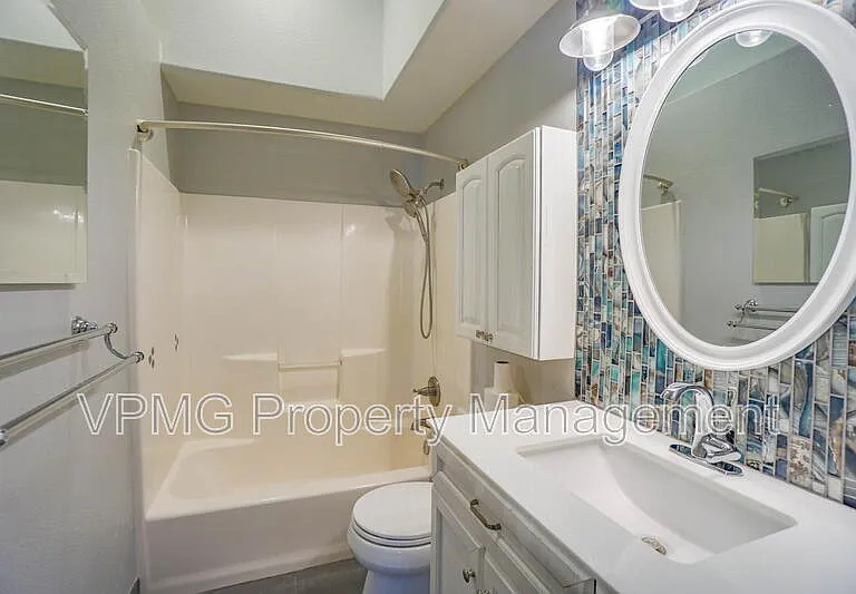 16404 NE 67th St — Photo 29