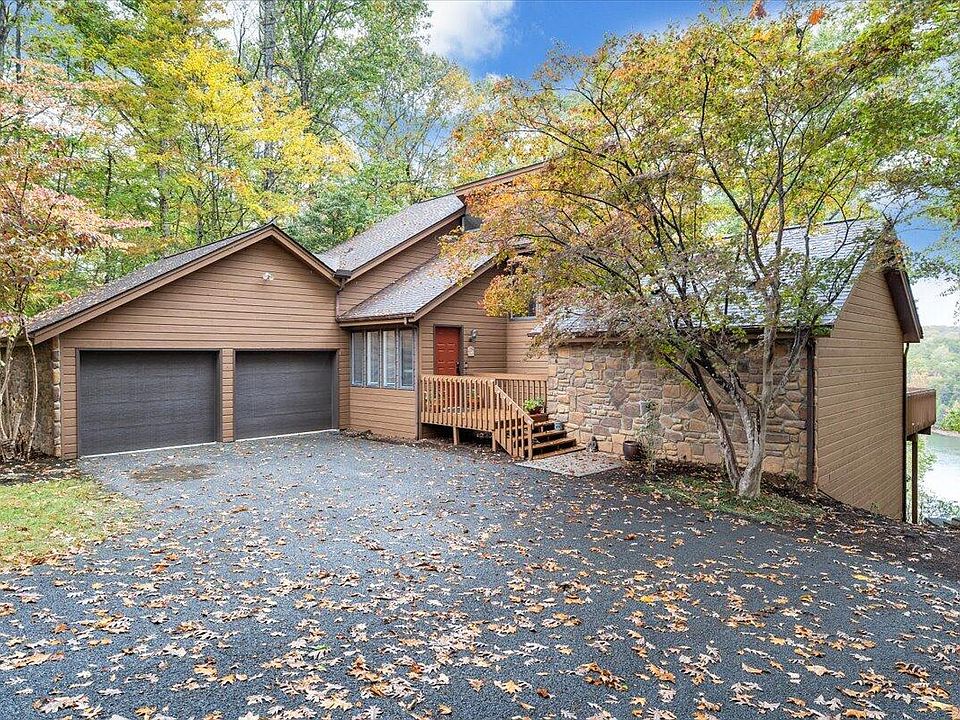 1st image of 119 Cathedral Oaks Ln