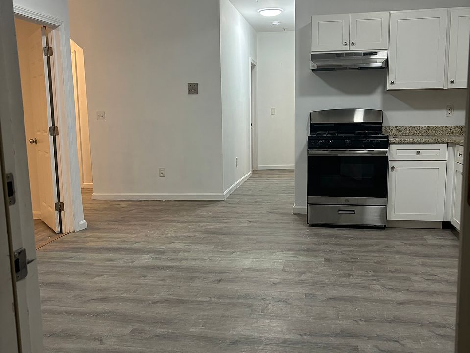 1st image of 690 Winthrop Ave APT 1