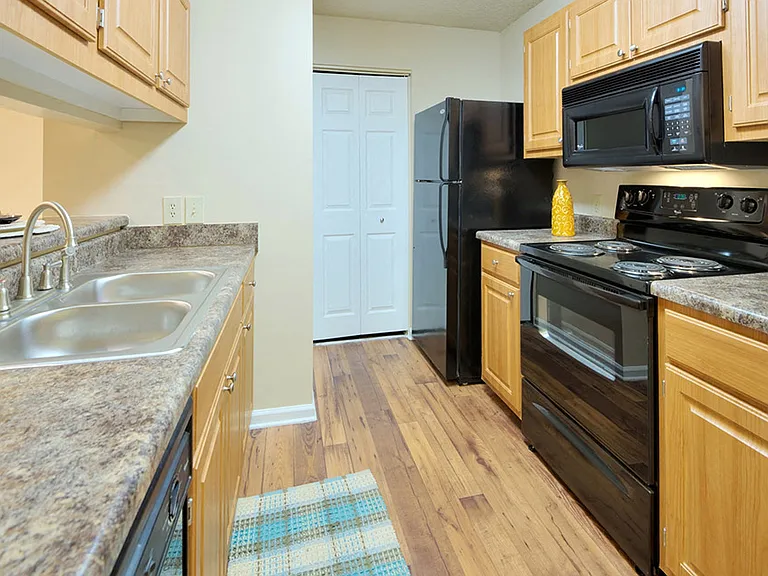 Midland Falls Apartment Homes — Photo 18