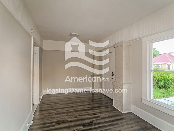 672129_005_breakfast_nook_13784290.jpg