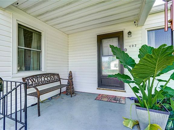 3rd image of 402 Wayne Dr