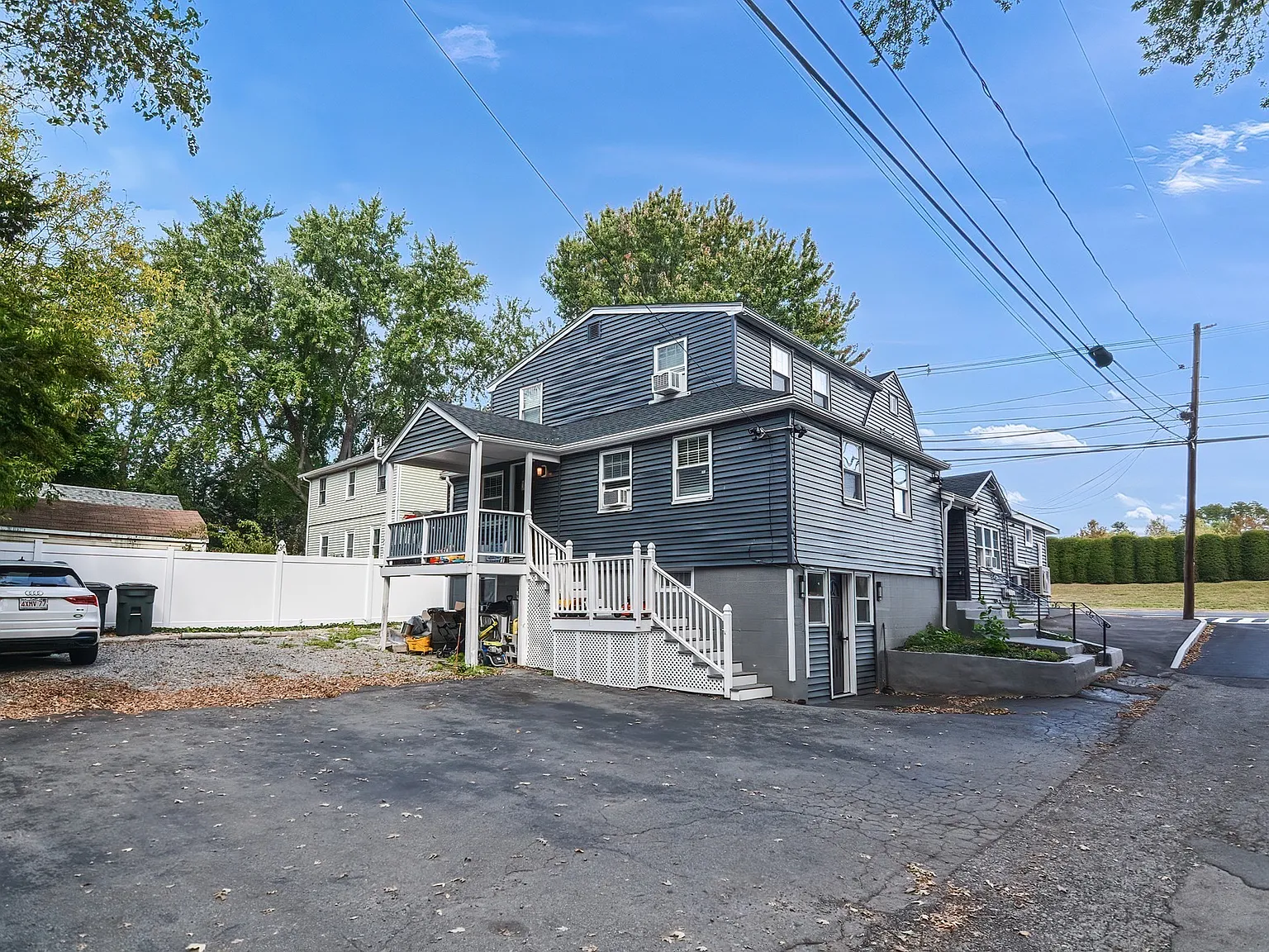 2 bed, 1.0 bath, 800 sqft, $3,000 — Photo 2