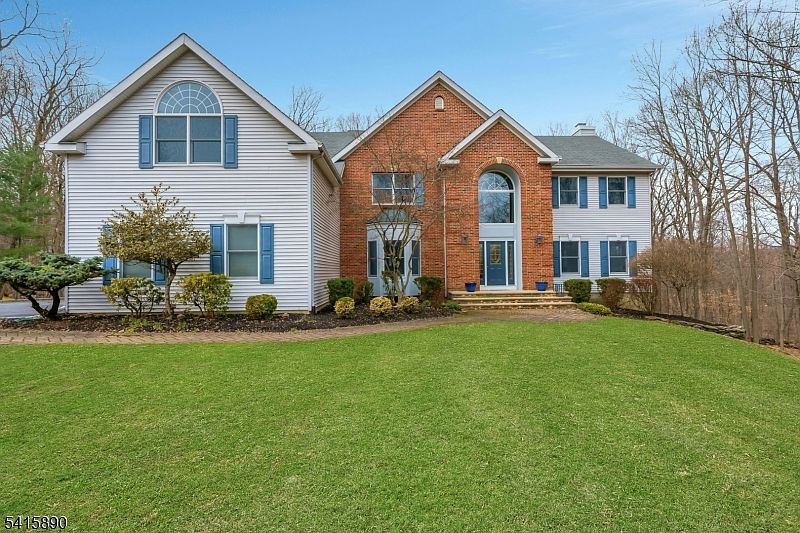 1st image of 5 ADAMS COURT