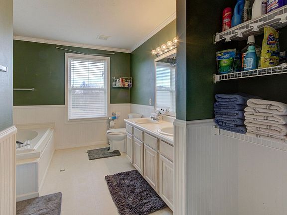 4th image of 19144 Calhoun Pl