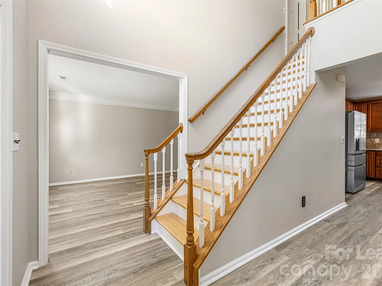 4 bed, 2.5 bath, 2203 sqft, $2,500 — Photo 3
