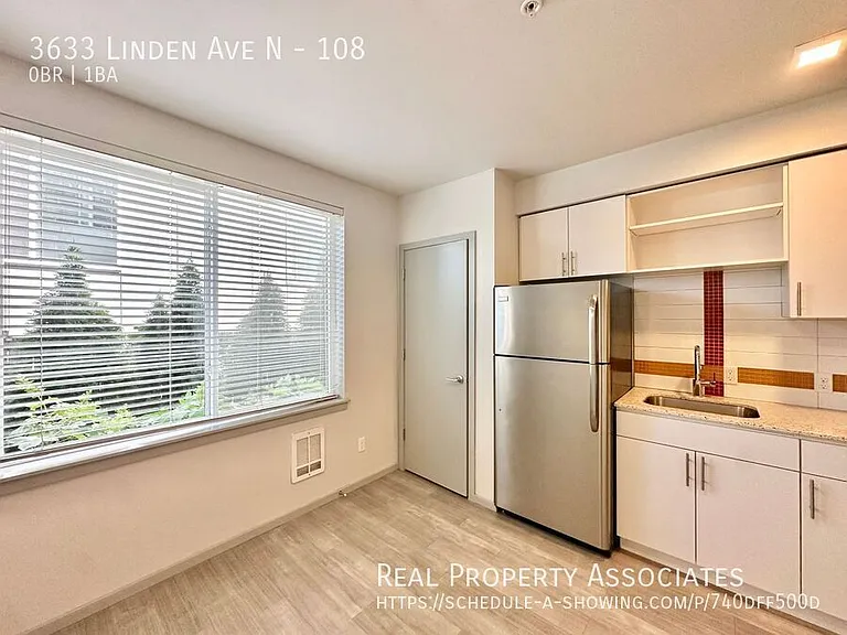 3633 Linden Ave N — Photo 20