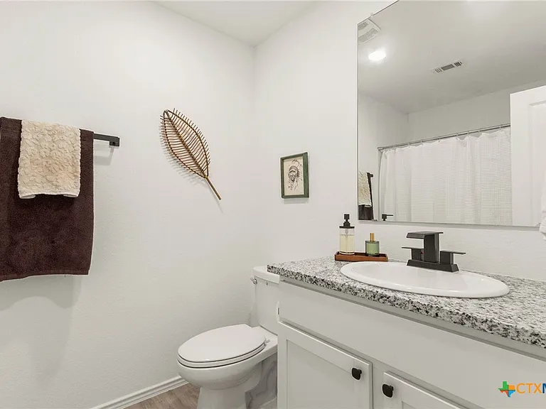 9129 Navarro Vis — Photo 18