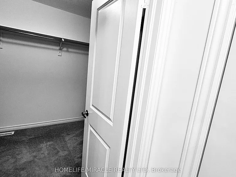 166 Seeley Ave — Photo 28