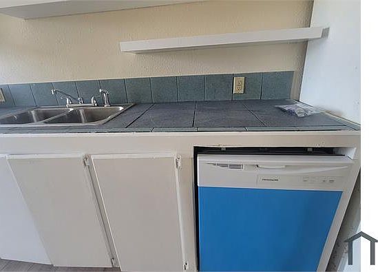 5th image of 2109 Bernardo De Galvez Ave #3