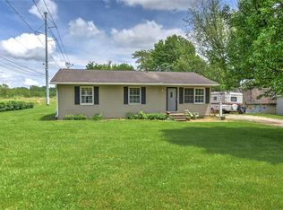 3738 Sand Creek Rd, Decatur, IL 62521