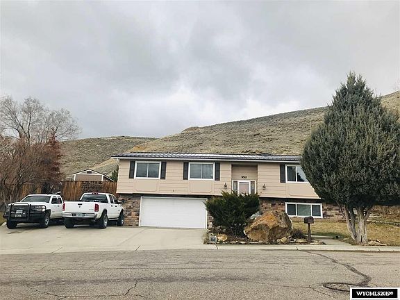 2nd image of 950 Boulder Dr