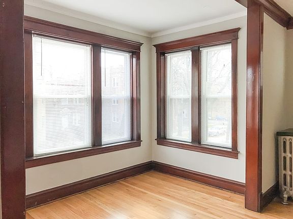 4th image of 4854 N Rockwell St #2