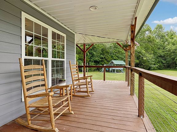 3rd image of 256 Dailey Ln