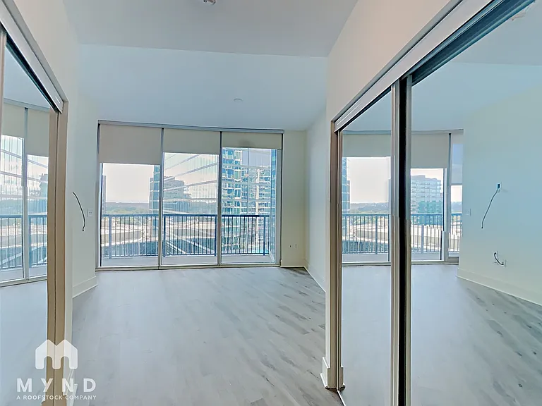 1080 Peachtree St NE #1406 — Photo 12