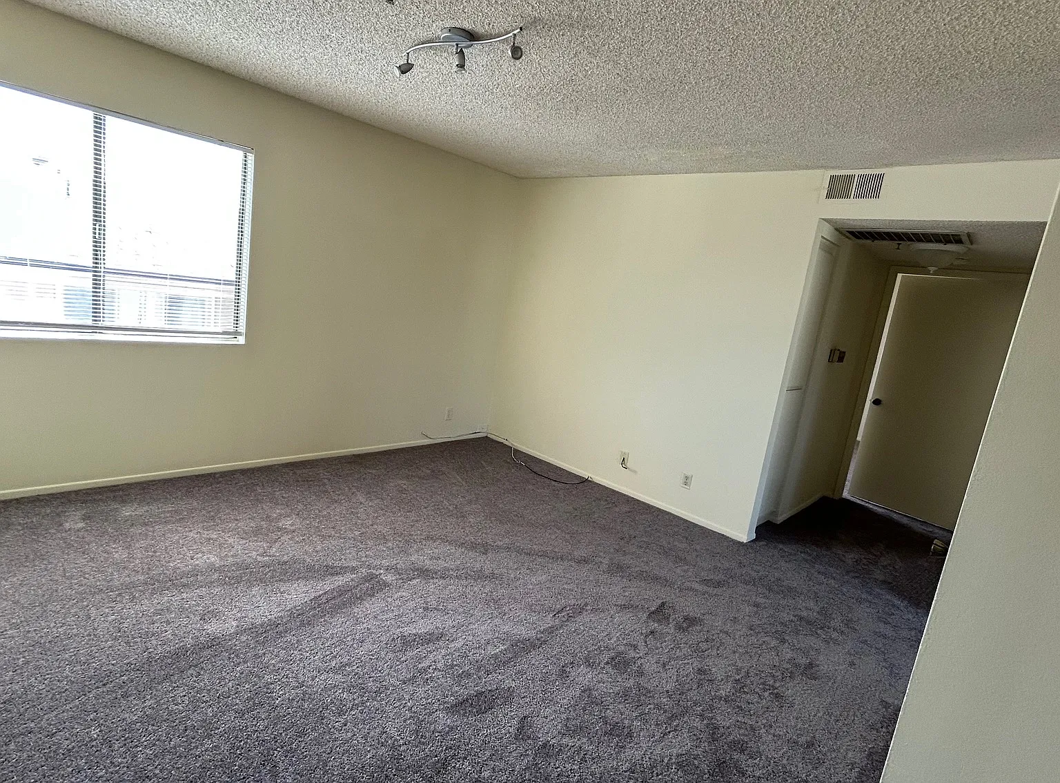 2 bed, 900 sqft, $2,450 — Photo 4