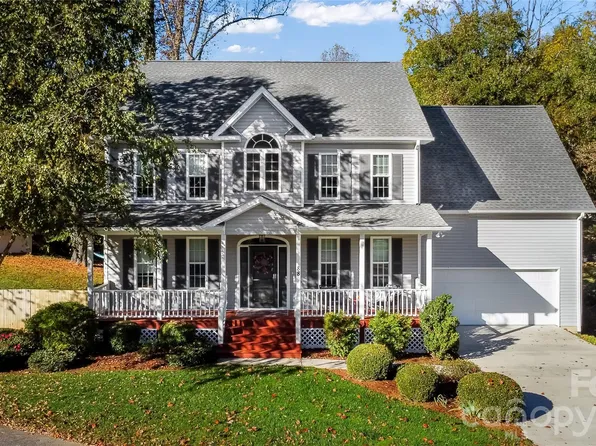 88 Apple Meadow Ct, Hendersonville, NC 28739