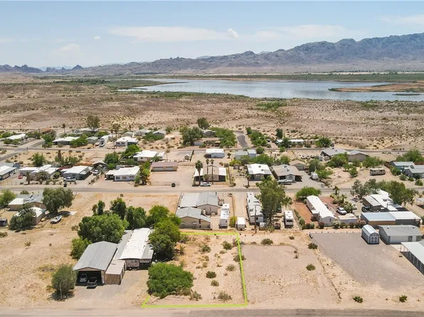 4586 E Park Dr, Topock, AZ 86436