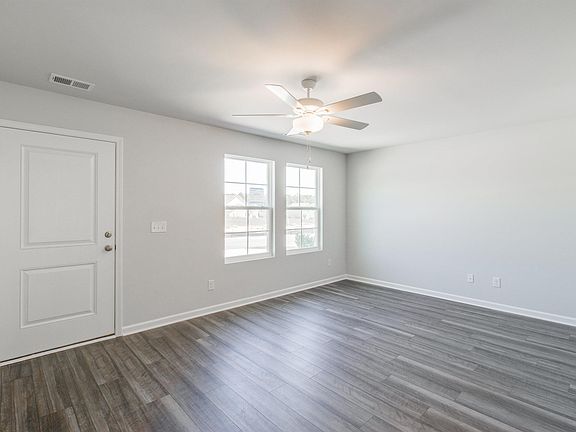 5th image of 175 Carr Ln