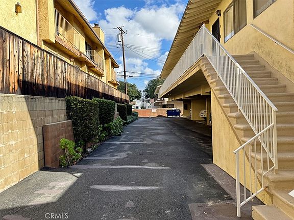 2nd image of 320 N Stoneman Ave