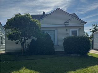 1572 Woodrow Ave, Mayfield Heights, OH 44124
