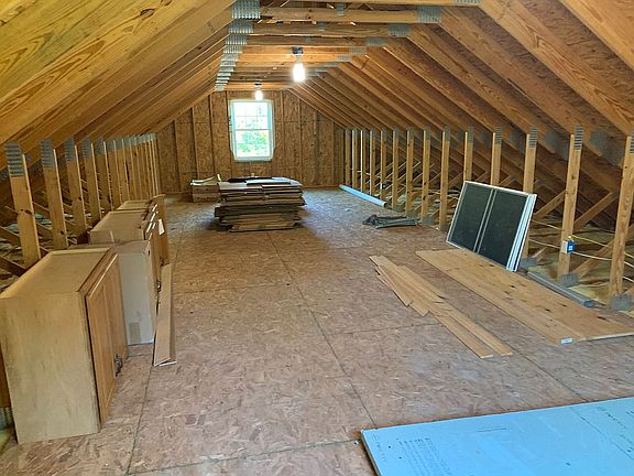 Loft in detached garage 