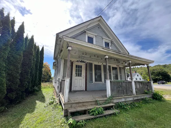 3 Main Road, Frankfort, ME 04438