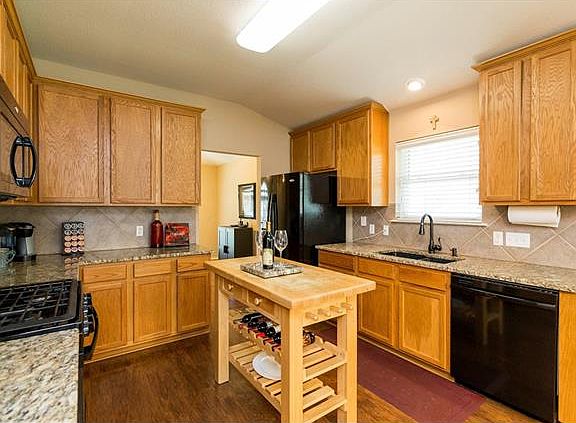 3rd image of 3214 Saint Genevieve Dr