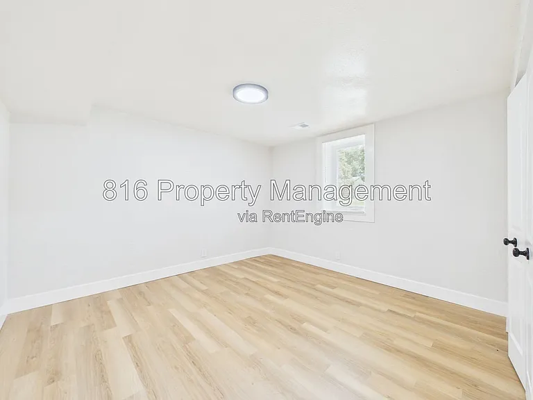 9524 Manning Ave #9520 — Photo 16