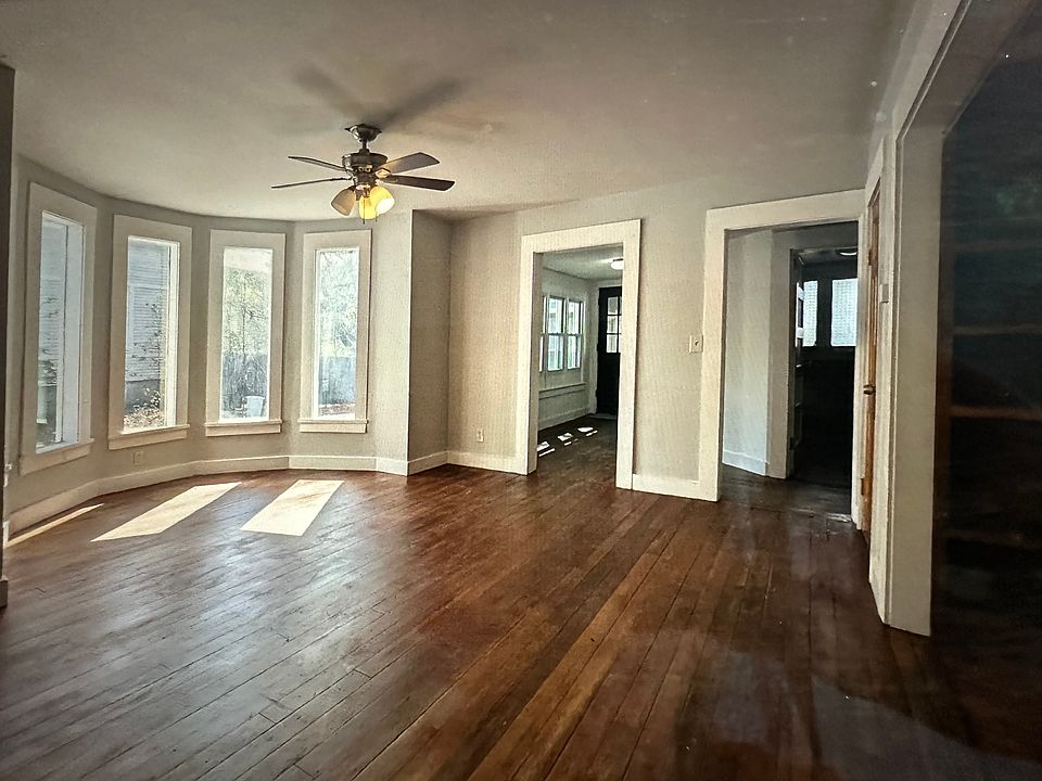 2nd image of 99 Pearl St