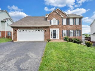 1372 Crutchfield St, Roanoke, VA