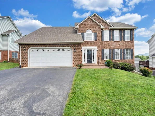 1372 Crutchfield St, Roanoke, VA 24019