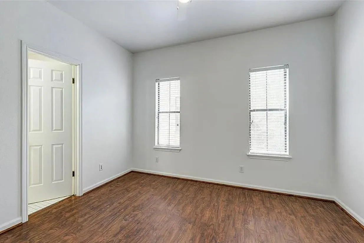 2 bed, 2.5 bath, 867 sqft, $2,250 — Photo 4