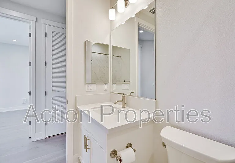 2388 Toledo Ter — Photo 18