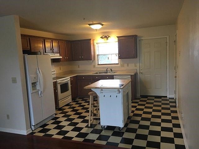 2nd image of 3388 Bradfield Dr