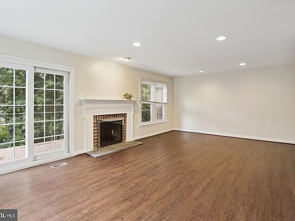 5th image of 7561 Heatherton Ln