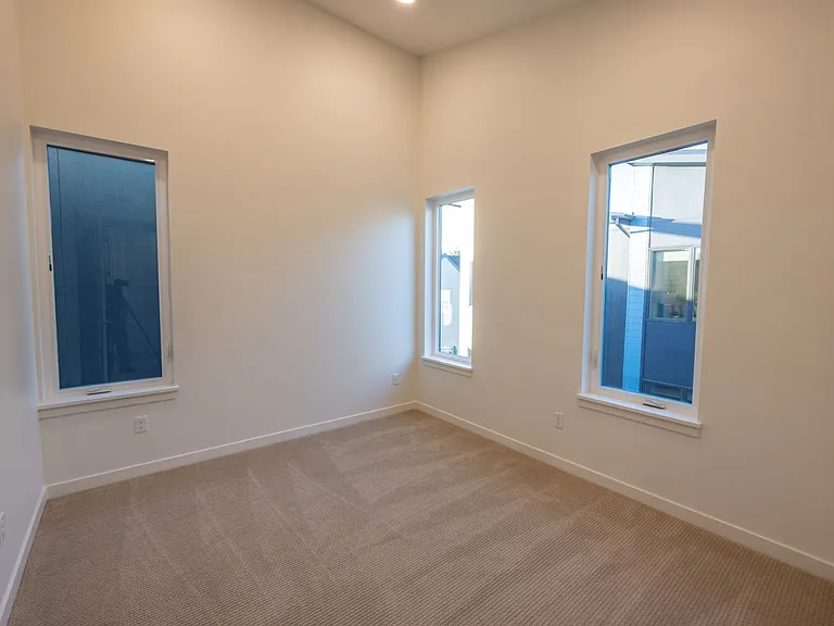1708 SE Columbia River Dr — Photo 23