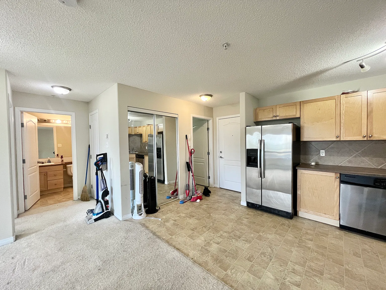 7120, 7327 Terwillegar Drive — Photo 1