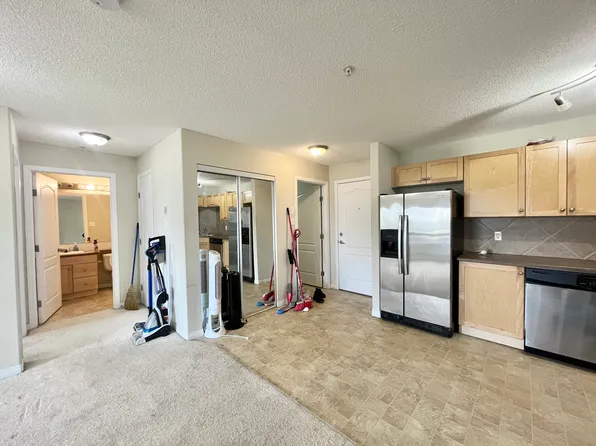 7327 Terwillegar Dr S #7120, Edmonton, AB T6R 2A6