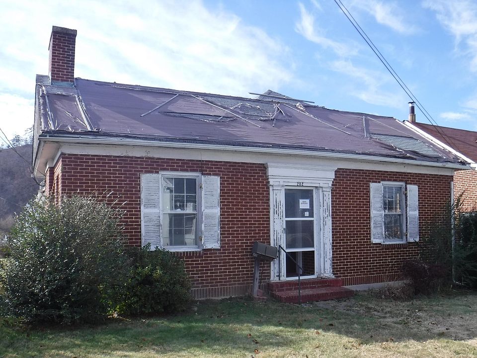 1st image of 202 N Marion Ave