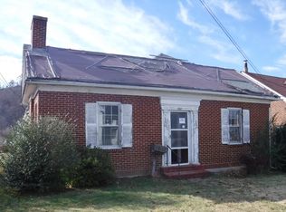 202 N Marion Ave, Covington, VA 24426