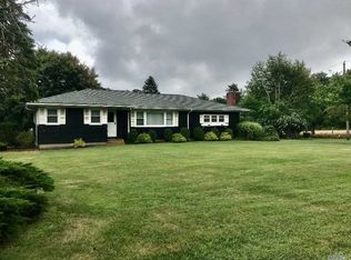 7 Arthur Ave, Brookhaven, NY 11719