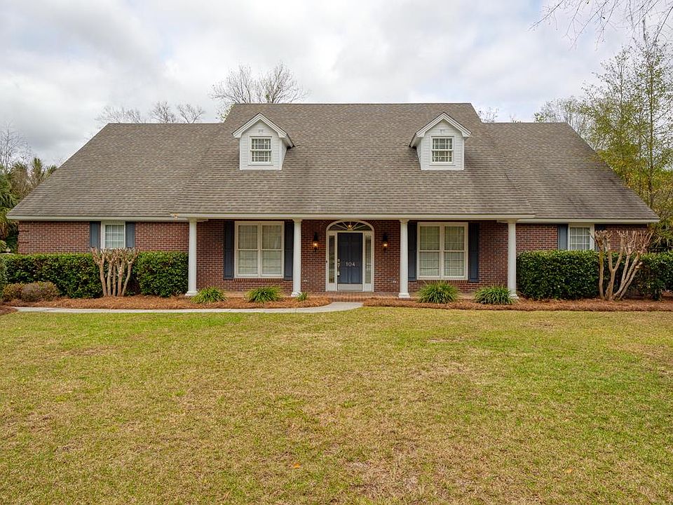 1st image of 104 Worthington Pl