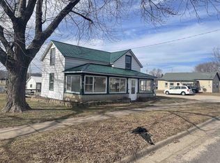 1401 S Beaumont Rd, Prairie Du Chien, WI 53821